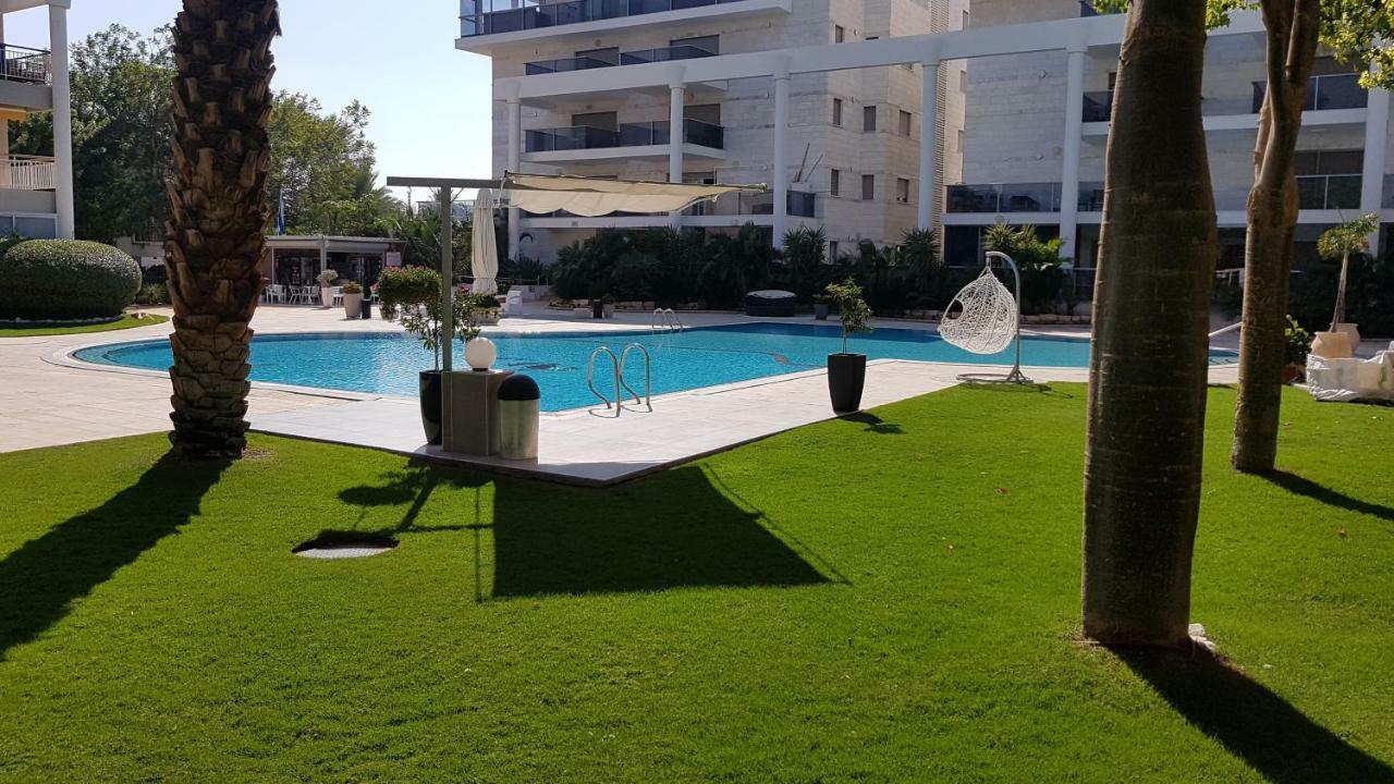 דירות דירת גן פונה לבריכה - pool garden view אילת מראה חיצוני תמונה